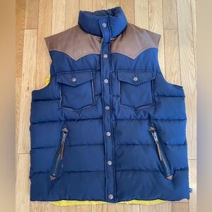 Penfield Down Blue Vest w/ Brown Leather Yoke Men’s Size Medium Excellent Cond